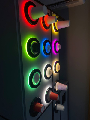 Диспенсер для стаканов/крышек YO3D с подсветкой